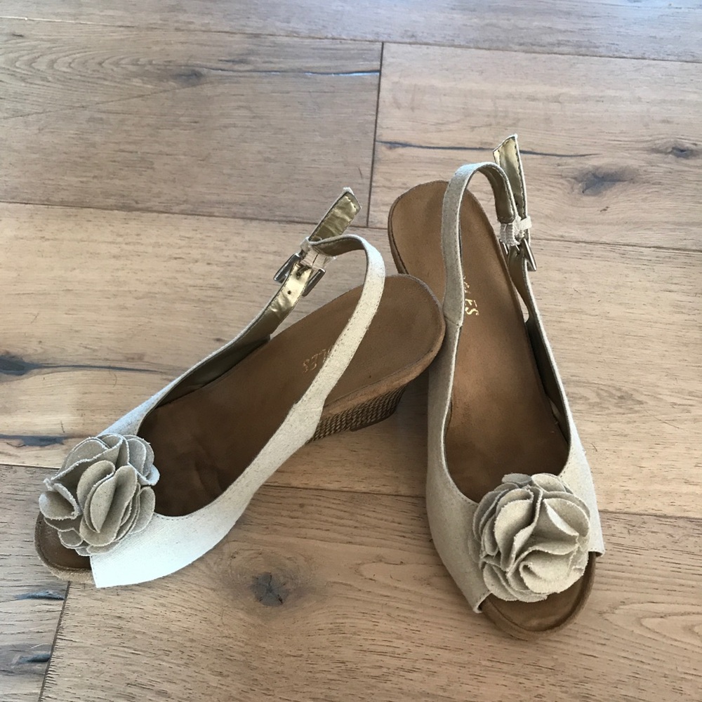 Hardly worn Aerosole wedges